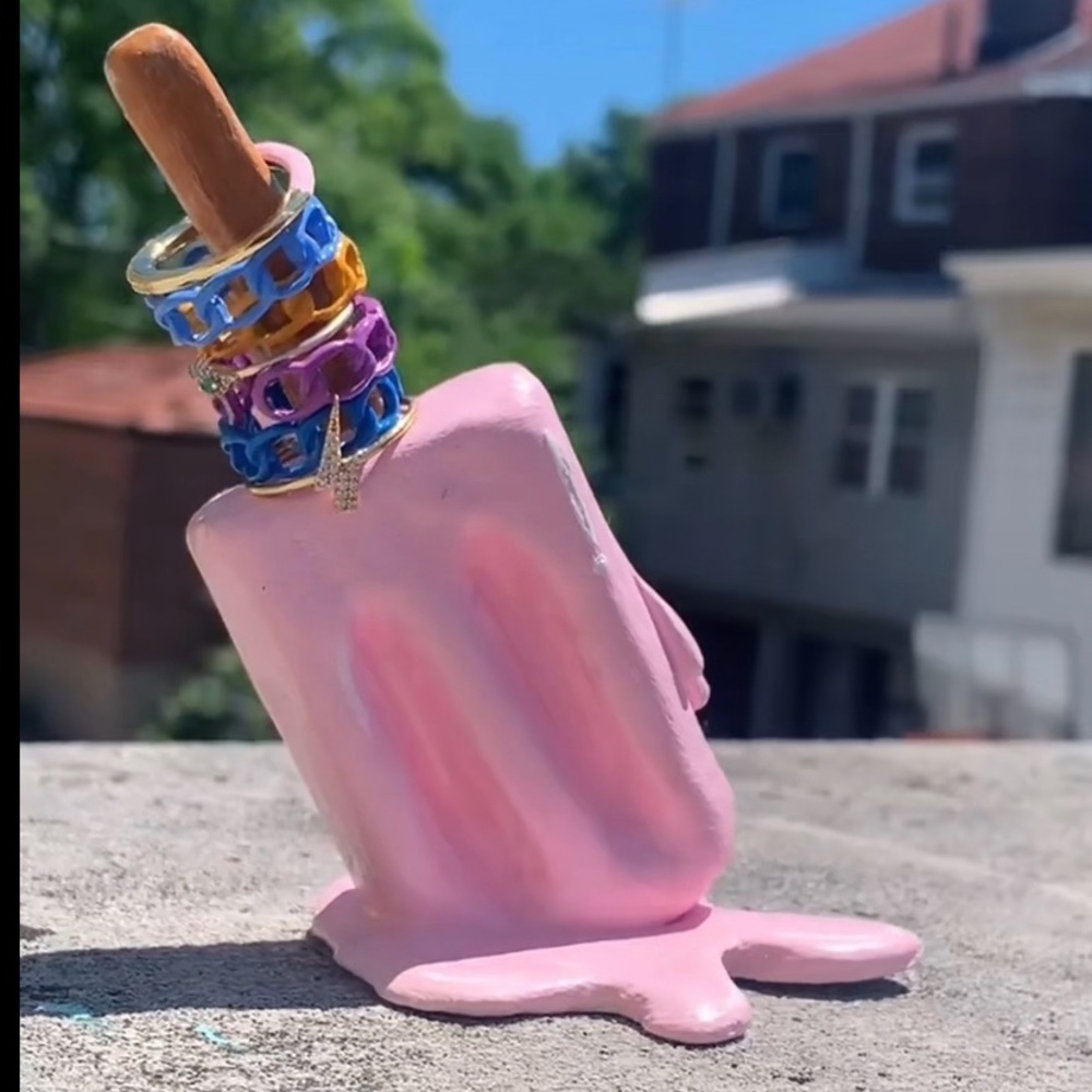 “Melted popsicle” ring holder